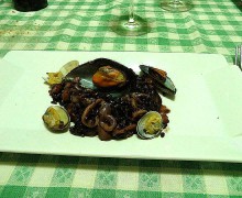 RISO VENERE ALLE SEPPIE E VONGOLE VERACI (Ricetta ideata ed eseguita da Padelle&Dintorni) RISO VENERE ALLE SEPPIE E VONGOLE VERACI (Ricetta ideata ed eseguita da Padelle&Dintorni)