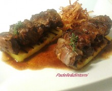 SPIEDINO DI PETTI DI TORDO E FEGATELLI CON POLENTA GRIGLIATA SPIEDINO DI PETTI DI TORDO E FEGATELLI CON POLENTA GRIGLIATA