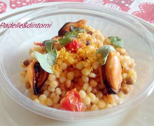 ASSAGGIO DI FREGOLA SARDA CON COZZE, POMODORINI E BOTTARGA.