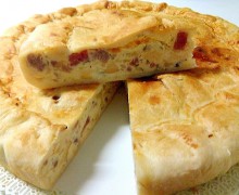 PIZZA RUSTICA CON PROVOLA E SALSICCIA