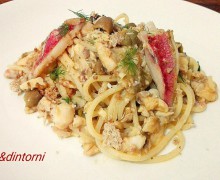 SPAGHETTI ALLA CHITARRA CON TRIGLIE OLIVE ,CAPPERI E FINOCCHIETTO.