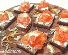 STUZZICHINI CON GRAVLAX ALL' ARANCIA