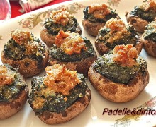 CAPPELLE DI CHAMPIGNON RIPIENE DI CAVOLO NERO E SALSICCIA