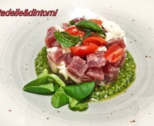 TARTARE DI TONNO CON MOZZARELLA DI BUFALA , LIMONE , POMODORINI DATTERINI E PESTO ALLA GENOVESE