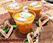 BICCHIERINI ALLA ZUCCA E SCAMPI