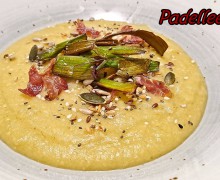 CREMA DI PATATE FOGLIE VERDI DI PORRO E CROSTE DI PARMIGIANO