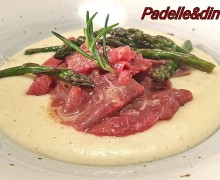 CARPACCIO DI FASSONA SU CREMOSO DI PATATE PUNTE DI ASPARAGI E ACQUA DI PROVOLA