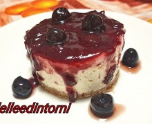 CHEESECAKE AL TORRONE CON SALSA FRUTTI DI BOSCO E AMARENE FABBRI