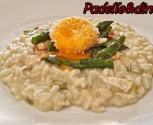RISOTTO CON ASPARAGI MANTECATO AL BRIE E TUORLO FRITTO