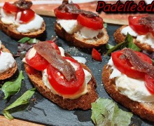 PINCHOS MOZZARELLA POMODORINI E ACCIUGHE SOTT'OLIO