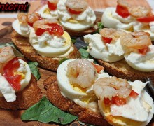 PINCHOS MAYONESE UOVO SODO E GAMBERI