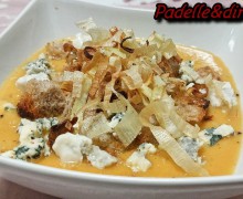 CREMA DI CAROTE , PORRI E PATATE CON ZOLA E PORRI FRITTI