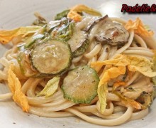 LINGUINE CON ZUCCHINE, FIORI DI ZUCCHINE E CREMA DI PECORINO.