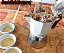 GAMBERI ROSA IN MOKA PROFUMATI AL LIMONE CON COULIS DI PESCHE BIANCHE